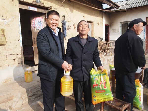 關愛困難群衆 廣義獻真情